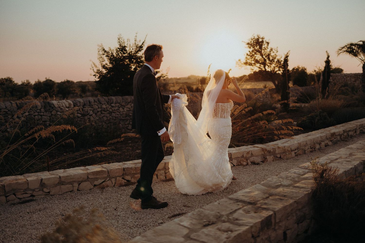 Wedding couple in Mediterranean garden